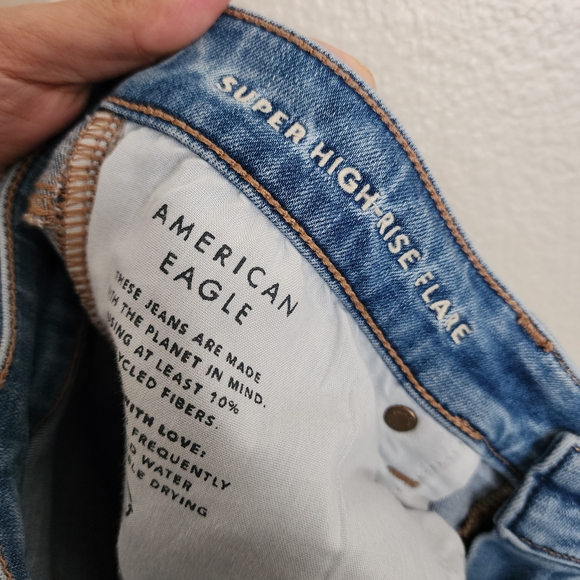 American Eagle Blue Distressed Flare Wide Leg Super High Rise Size 12 - Picture 8 of 9